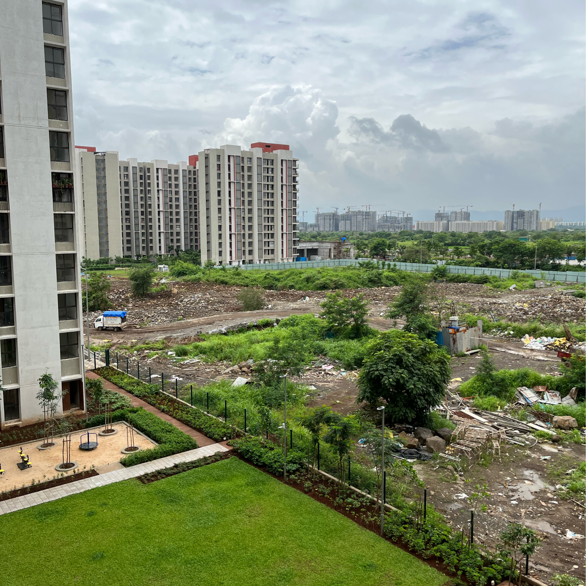 1.5 BHK + Pooja Room Apartment For Rent in Lodha Palava Fresca C And D