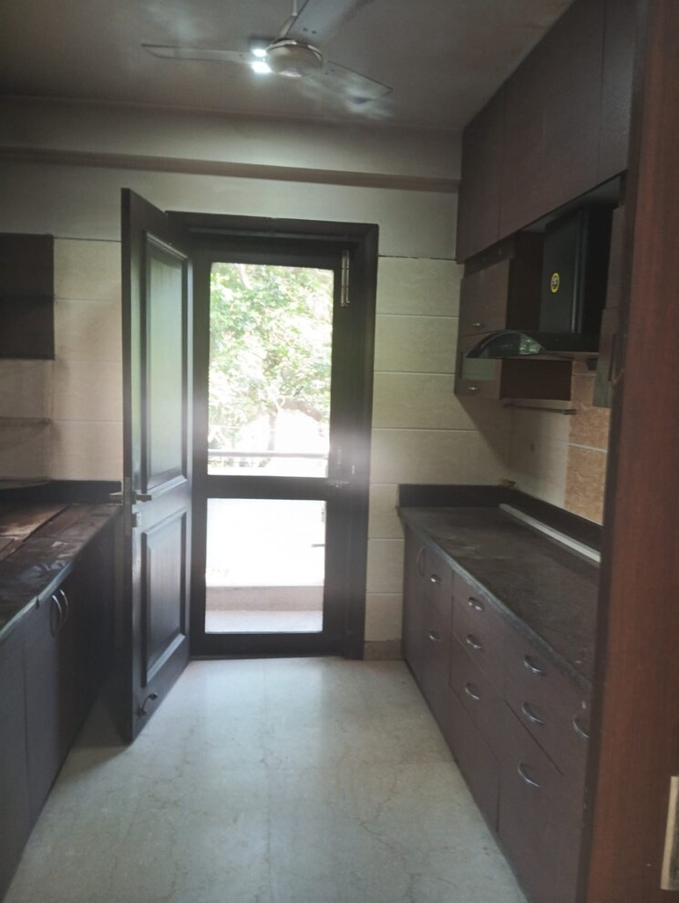 Kitchen, east of kailash 3 Bedroom 1800 Sq.Ft. Builder Floor In East Of Kailash Delhi 8809224
