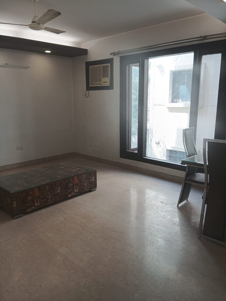 Living Room, east of kailash 3 Bedroom 1800 Sq.Ft. Builder Floor In East Of Kailash Delhi 8809224