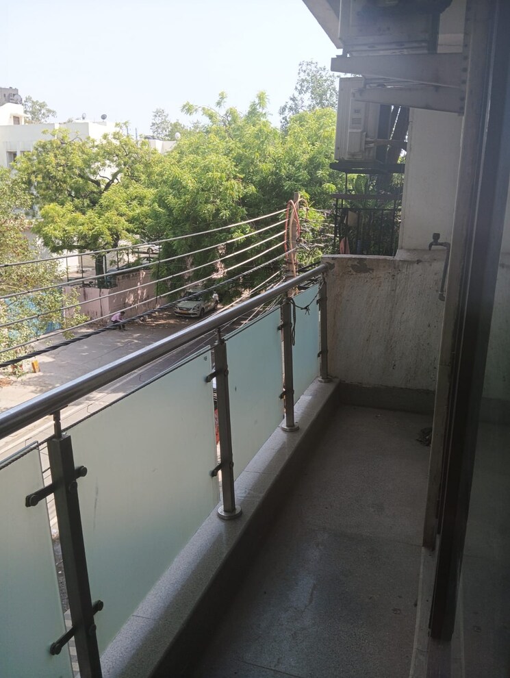 Balcony, east of kailash 3 Bedroom 1800 Sq.Ft. Builder Floor In East Of Kailash Delhi 8809224