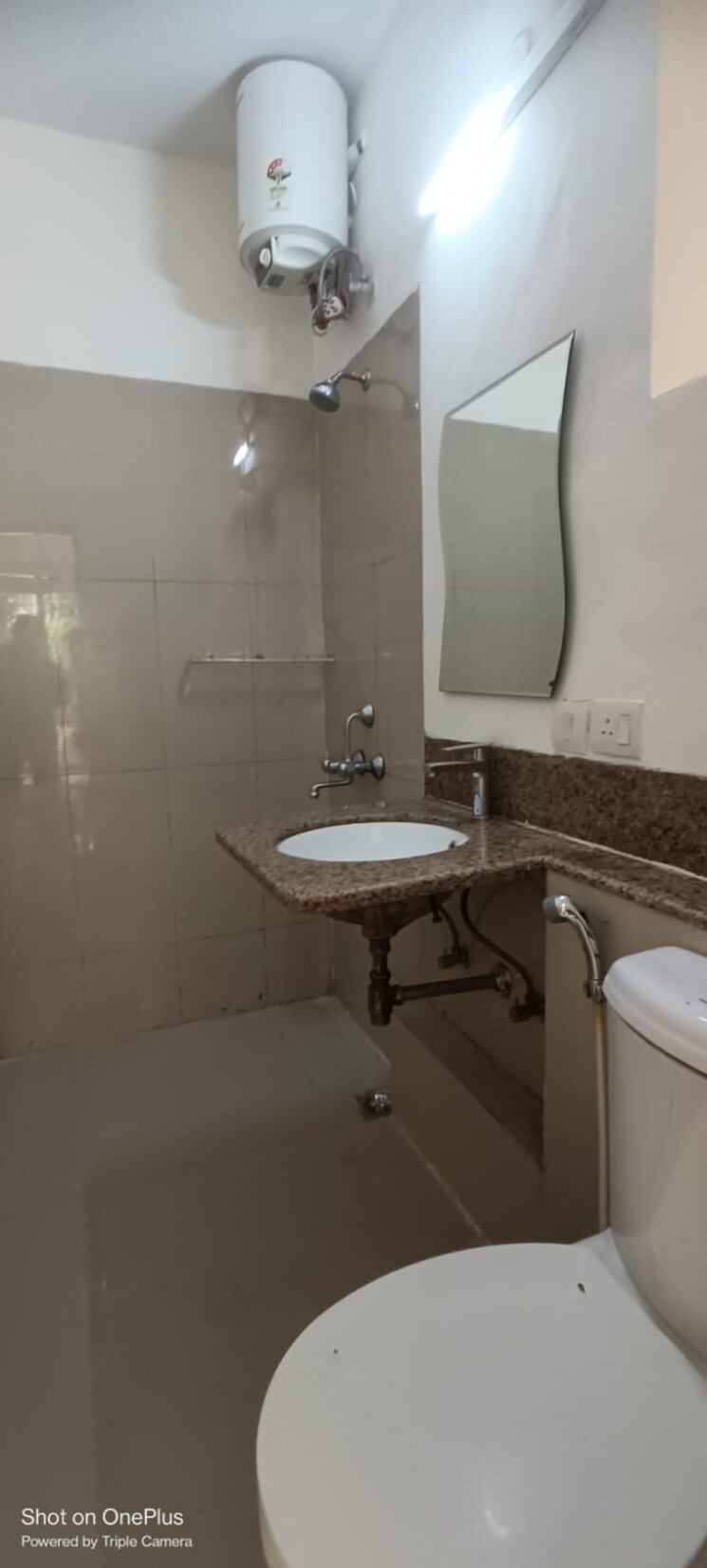 Bathroom, dhoot-time-residency 3 Bedroom 1642 Sq.Ft. Apartment In Sector 63 Gurgaon 8809233