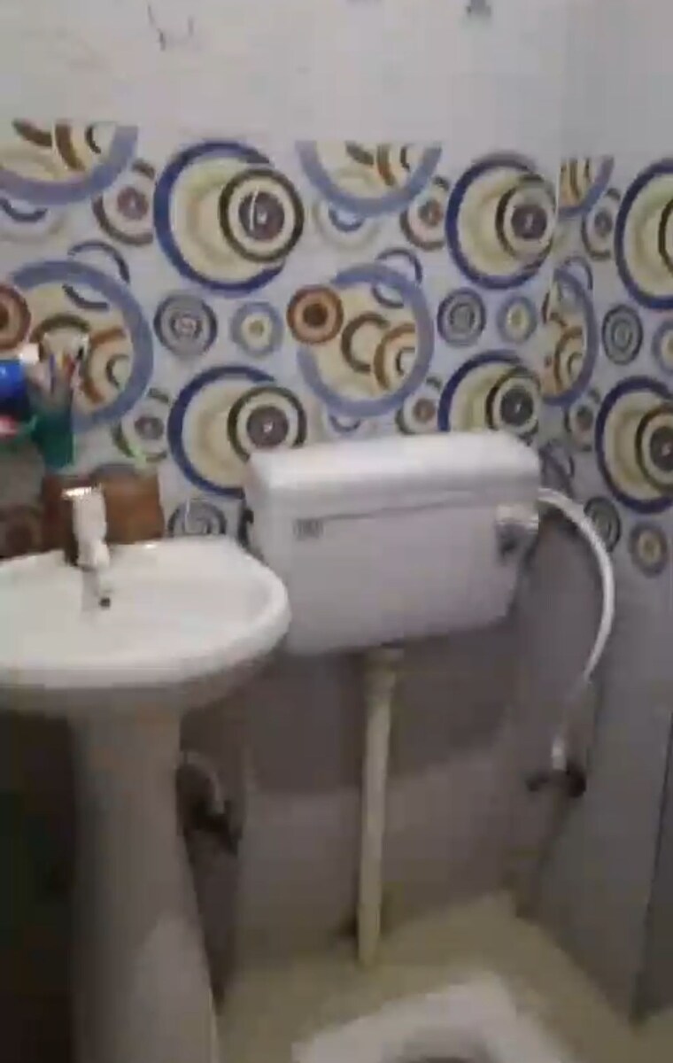 Attached Bathroom, pratap vihar 2 Bedroom 700 Sq.Ft. Builder Floor In Pratap Vihar Ghaziabad 8809241