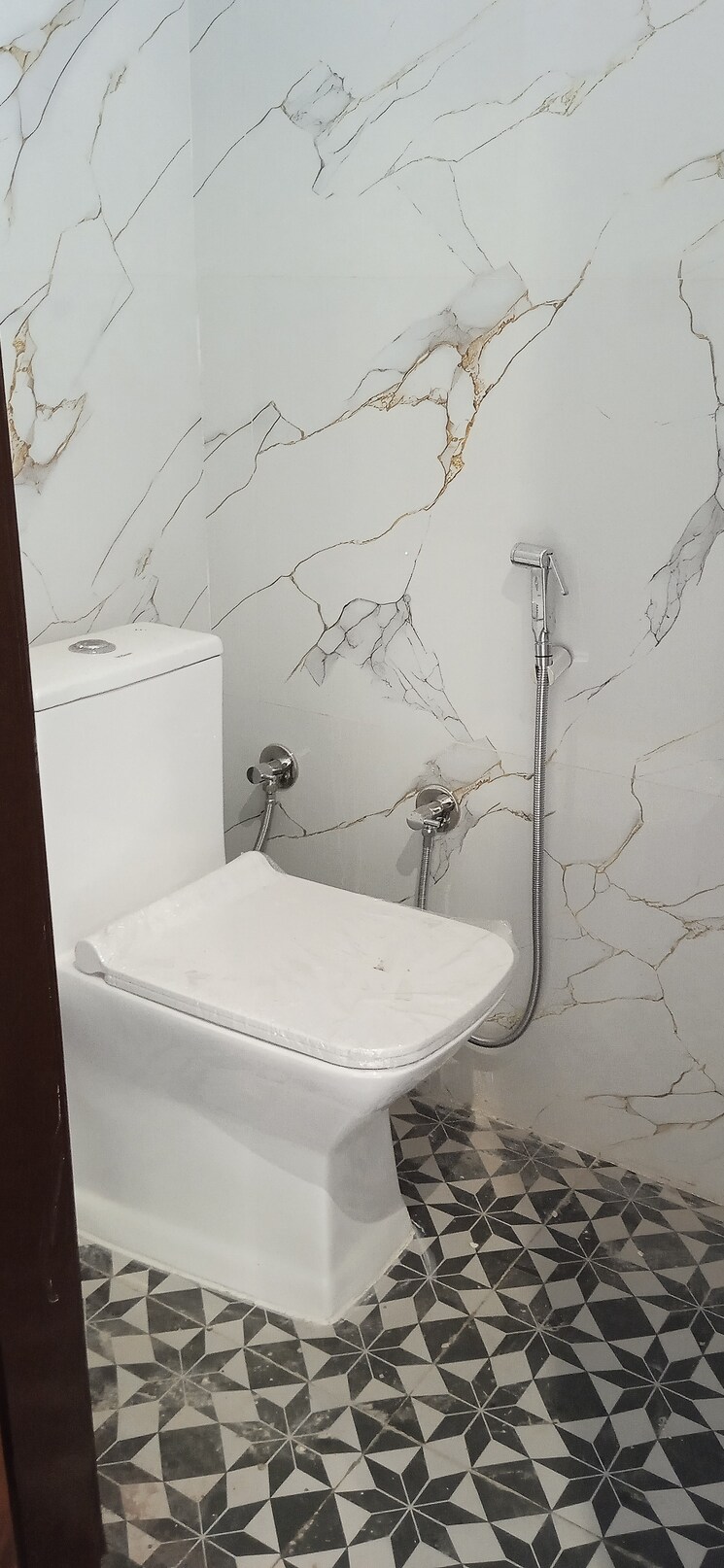 Bathroom, igi airport area 2 Bedroom 600 Sq.Ft. Builder Floor In Igi Airport Area Delhi 8809243