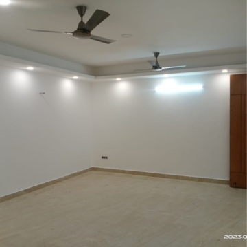 Room in 3 BHK Builder Floor at Vasant Kunj – for Rent