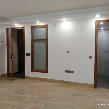 Room in 3 BHK Builder Floor at Vasant Kunj – for Rent