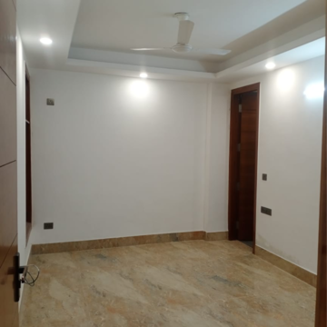 Room in 3 BHK Builder Floor at Vasant Kunj – for Rent