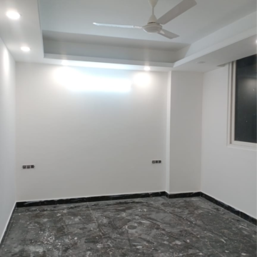 Room in 3 BHK Builder Floor at Vasant Kunj – for Rent