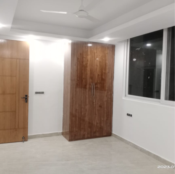 Room in 3 BHK Builder Floor at Vasant Kunj – for Rent
