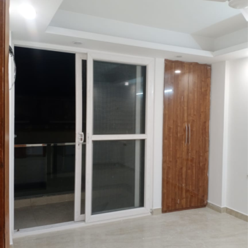 Room in 3 BHK Builder Floor at Vasant Kunj – for Rent