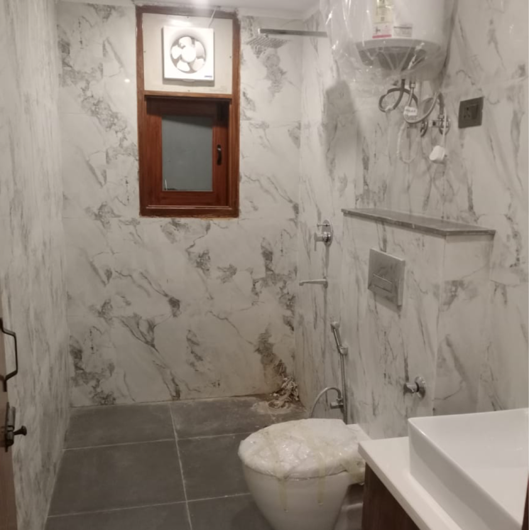 Bathroom, vasant kunj 3 Bedroom 1500 Sq.Ft. Builder Floor In Vasant Kunj Delhi 8809252