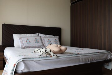 Bedroom in 3 BHK Apartment at Tulip CHS Andheri West, Andheri West – for Rent