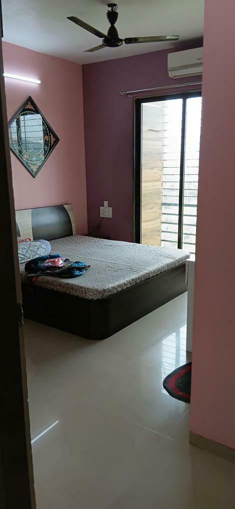 2 BHK + Pooja Room,Study Room Apartment For Rent in Maxim Central