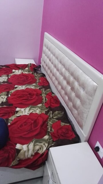 Bedroom in 2.5 BHK Apartment at Sethi Max Royale, Sector 76 – for Rent
