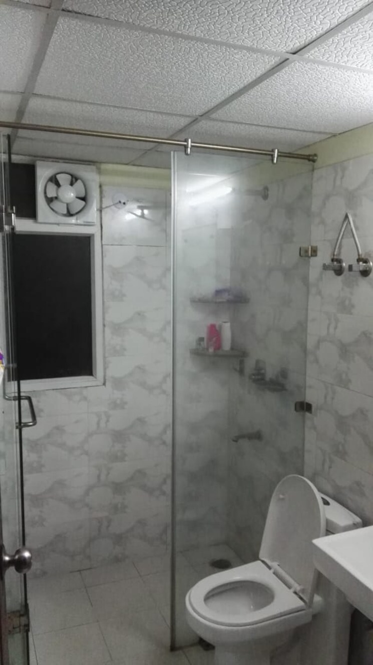 Bathroom, sethi-max-royale 2.5 Bedroom 895 Sq.Ft. Apartment In Sector 76 Noida 8809282