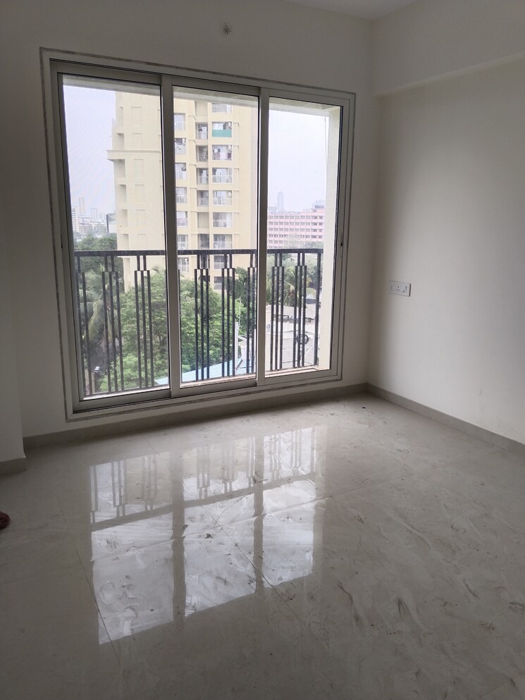 Room, saptashree-guruprerna 1 RK 270 Sq.Ft. Apartment In Naupada Thane 8809294
