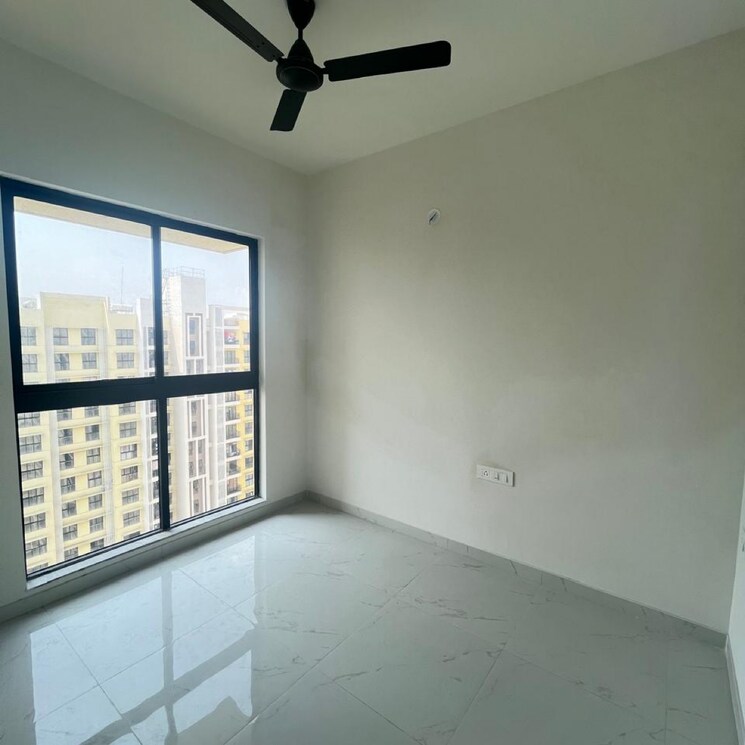 Room, runwal-gardens-phase-2 1.5 Bedroom 505 Sq.Ft. Apartment In Kalyan Shilphata Road Thane 8809299