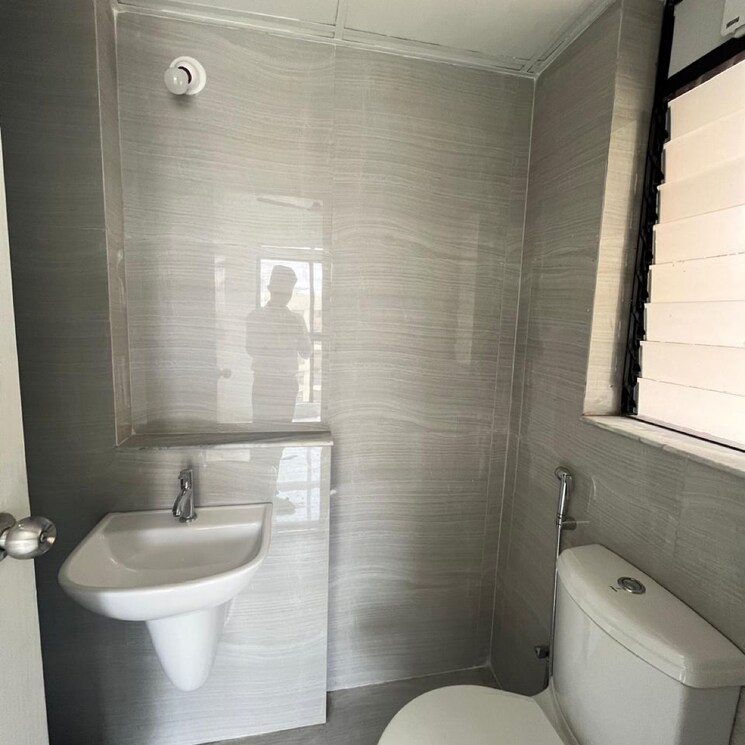 Bathroom, runwal-gardens-phase-2 1.5 Bedroom 505 Sq.Ft. Apartment In Kalyan Shilphata Road Thane 8809299