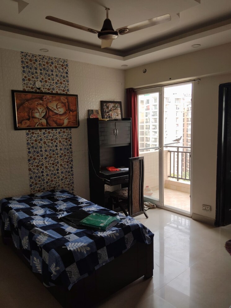 Bedroom, sethi-max-royale 3 Bedroom 1650 Sq.Ft. Apartment In Sector 76 Noida 8809301