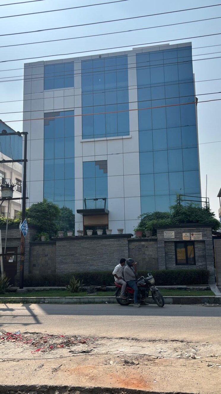 Exterior View, sector 11 Commercial Office Space 20000 Sq.Ft. In Sector 11 Noida 8809321