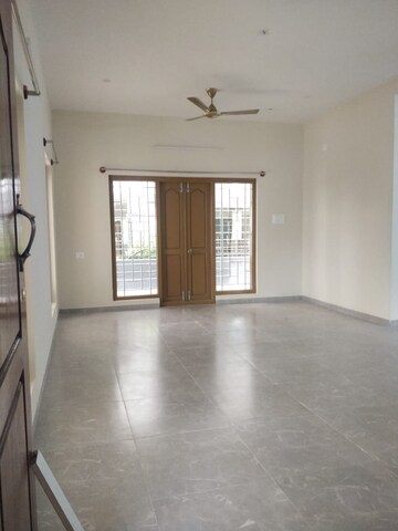 Room in 3 BHK Apartment at Prestige Ferns Residency, Harlur – for Rent