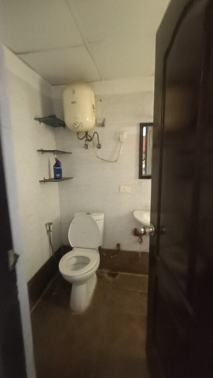 Bathroom, aditya-urban-casa 4 Bedroom 2030 Sq.Ft. Apartment In Sector 78 Noida 8809339