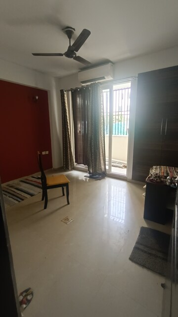 Room in 4 BHK Apartment at Aditya Urban Casa, Sector 78 – for Rent