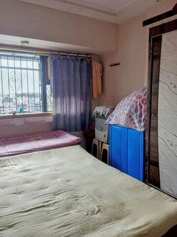 Bedroom in 1.5 BHK Apartment at Vakola – for Sale