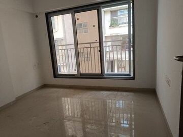 Room in 3 BHK Apartment at Yash Ina Apartments, Goregaon West – for Rent