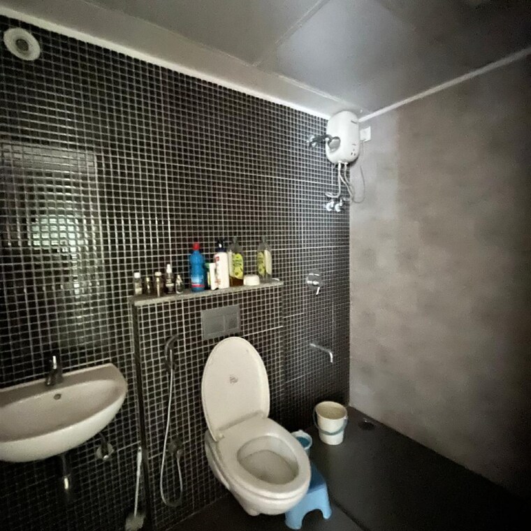 Bathroom, lodha-palava-downtown 2 Bedroom 670 Sq.Ft. Apartment In Taloja Bypass Road Thane 8809345