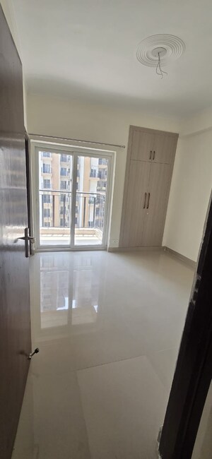 Room in 3 BHK Apartment at Amrapali Terrace Homes, Tech Zone 4 Greater Noida – for Sale