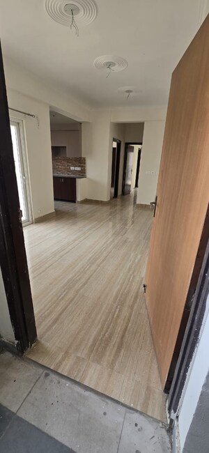 Room in 3 BHK Apartment at Amrapali Terrace Homes, Tech Zone 4 Greater Noida – for Sale