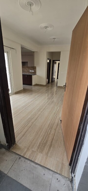 Room in 3 BHK Apartment at Amrapali Terrace Homes, Tech Zone 4 Greater Noida – for Sale
