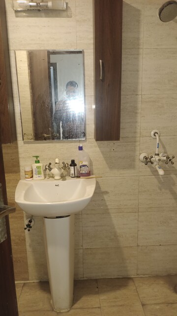 Bathroom in 3 BHK Apartment at Civitech Sampriti, Sector 77 – for Rent