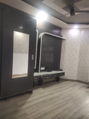 Furnished Amenities in 2 BHK Apartment at Nehru Enclave, Gomti Nagar – for Rent