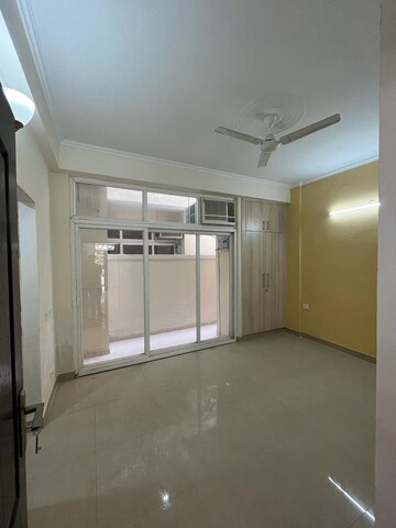 Room in 3 BHK Villa at Amrapali Dream Valley, Tech Zone 4 Greater Noida – for Rent