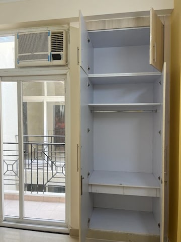 Furnished Amenities in 5 BHK Villa at Amrapali Dream Valley, Tech Zone 4 Greater Noida – for Rent