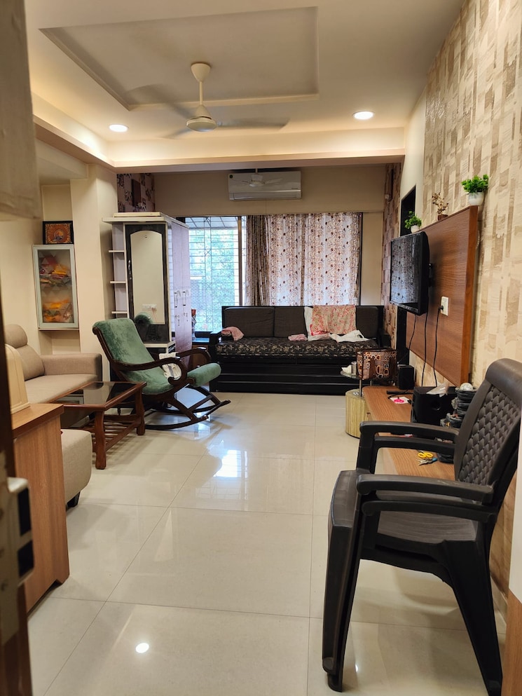 Living Room, gopal-dham-chs 1 Bedroom 500 Sq.Ft. Apartment In Tilak Chowk Thane 8809415
