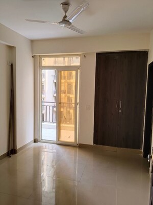 Room in 5 BHK Villa at Amrapali Leisure Valley, Tech Zone 4 Greater Noida – for Sale