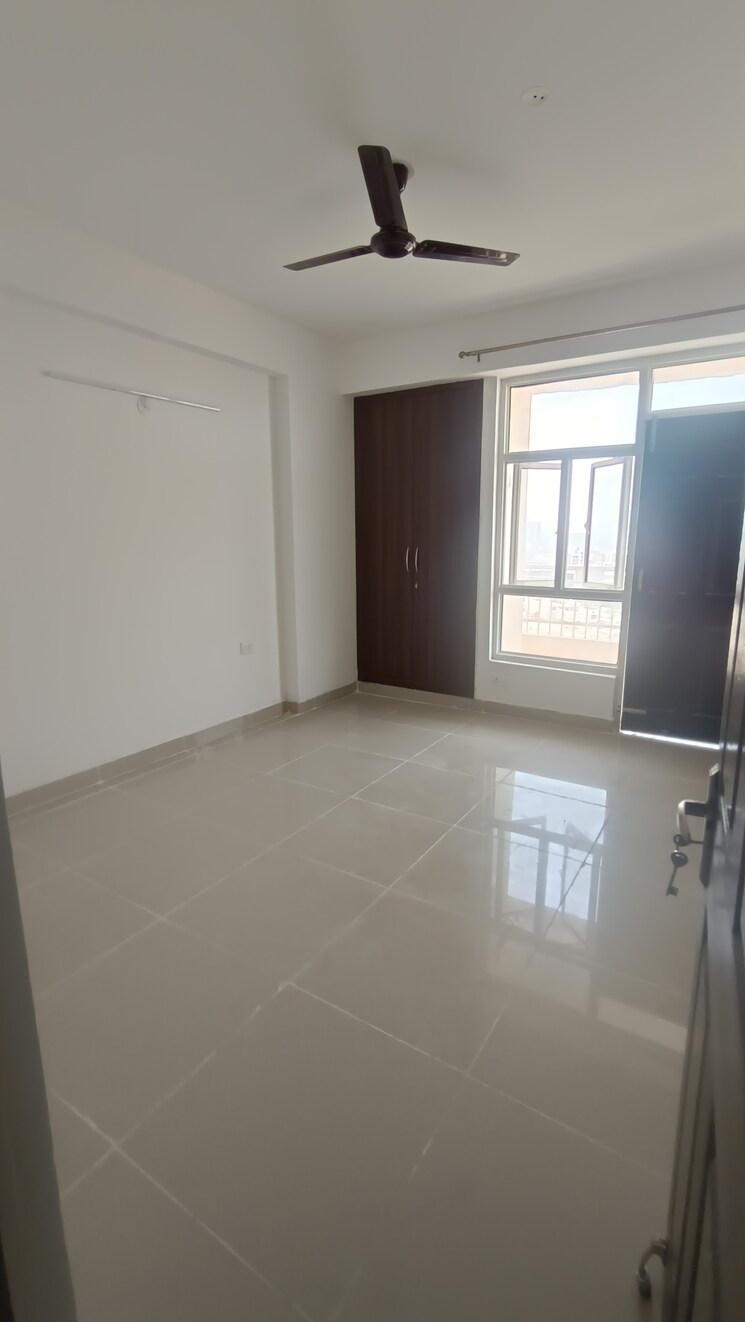 Room, supertech-cape-town 2 Bedroom 1082 Sq.Ft. Apartment In Sector 74 Noida 8809421