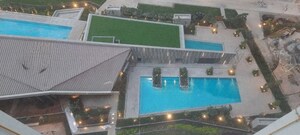 Swimming Pool in 1 BHK Apartment at Kalpataru Immensa, Kolshet Road – for Sale