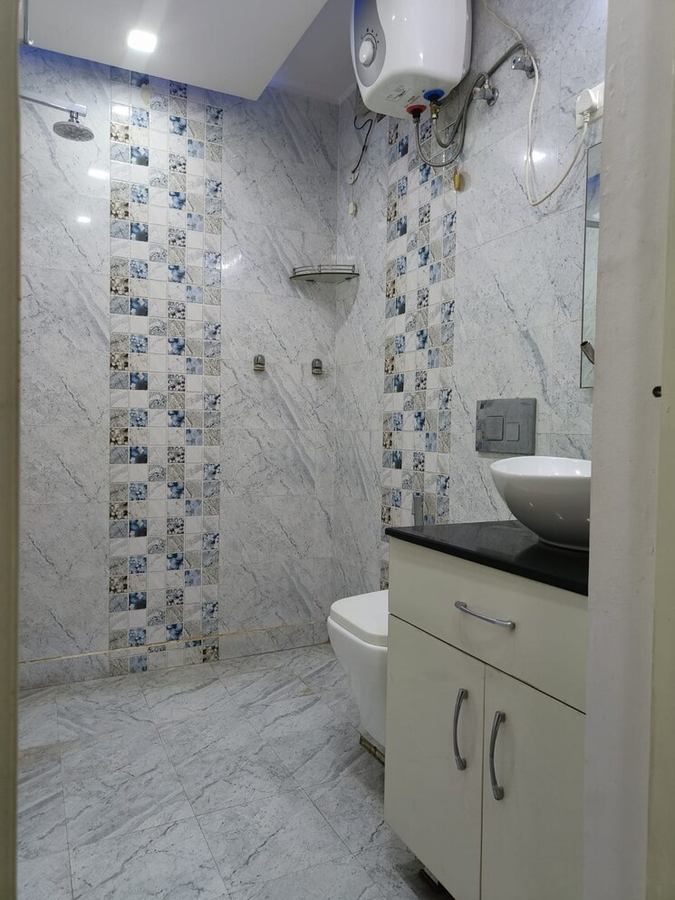 Bathroom, kohli-one-malibu-town 3 Bedroom 1850 Sq.Ft. Builder Floor In Sector 47 Gurgaon 8809436