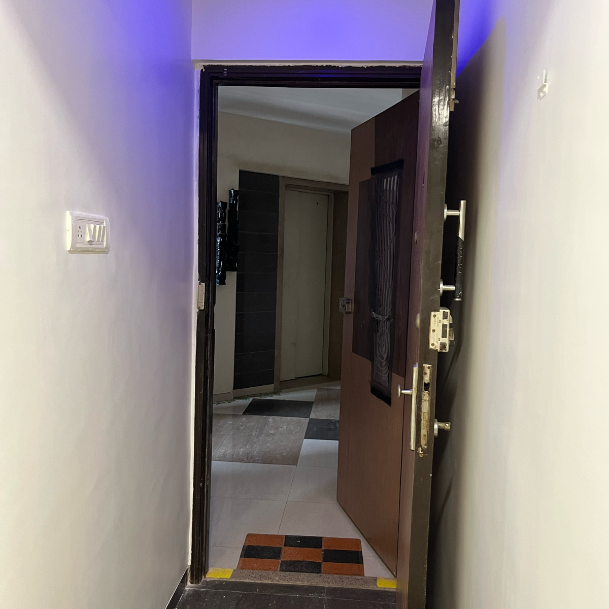 2.5 BHK Apartment For Rent in Riddhi Tower