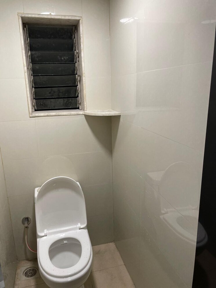 Bathroom, ganga-puram-chs 1 Bedroom 650 Sq.Ft. Apartment In Viman Nagar Pune 8809447