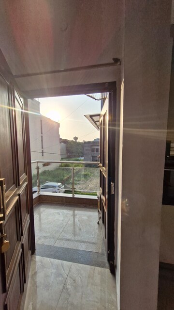 Balcony in 2 BHK Builder Floor at Gms Road – for Rent
