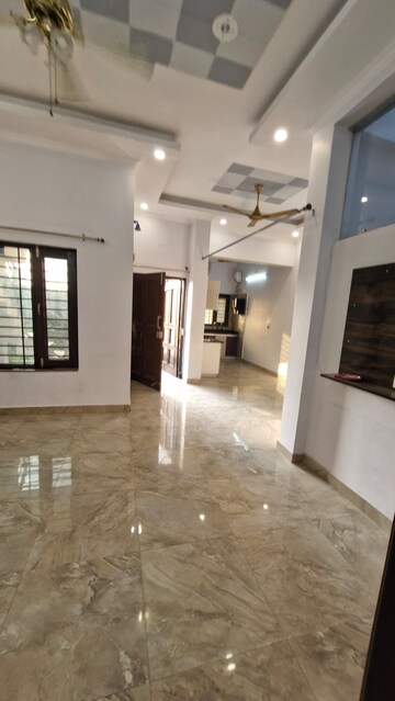 2 BHK Builder Floor For Rent in Gms Road