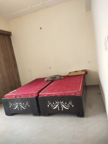 Room in 1 BHK Apartment at Gomti Nagar – for Rent
