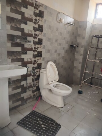 Master Bedroom in 1 BHK Apartment at Gomti Nagar – for Rent