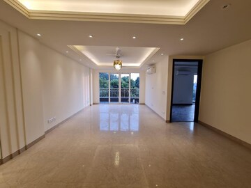 Room in 4 BHK Builder Floor at Safdarjung Enclave – for Rent