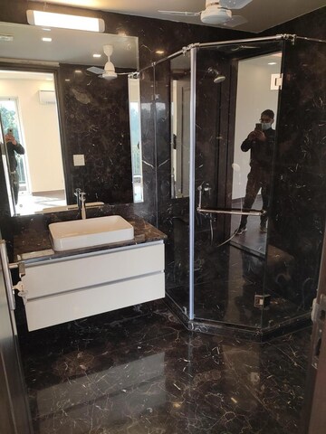 Bathroom in 4 BHK Builder Floor at Safdarjung Enclave – for Rent