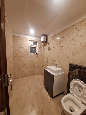 Bathroom in 2 BHK Apartment at Gms Road – for Rent